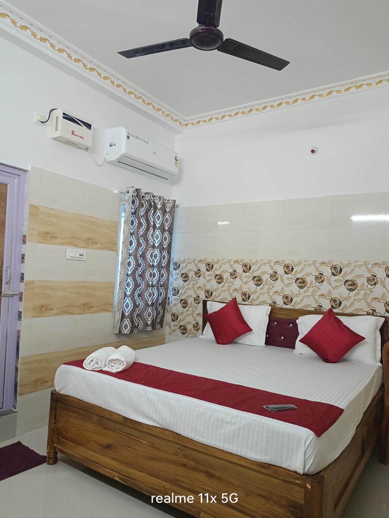 Hotel Trupti Residency Puri Exterior photo